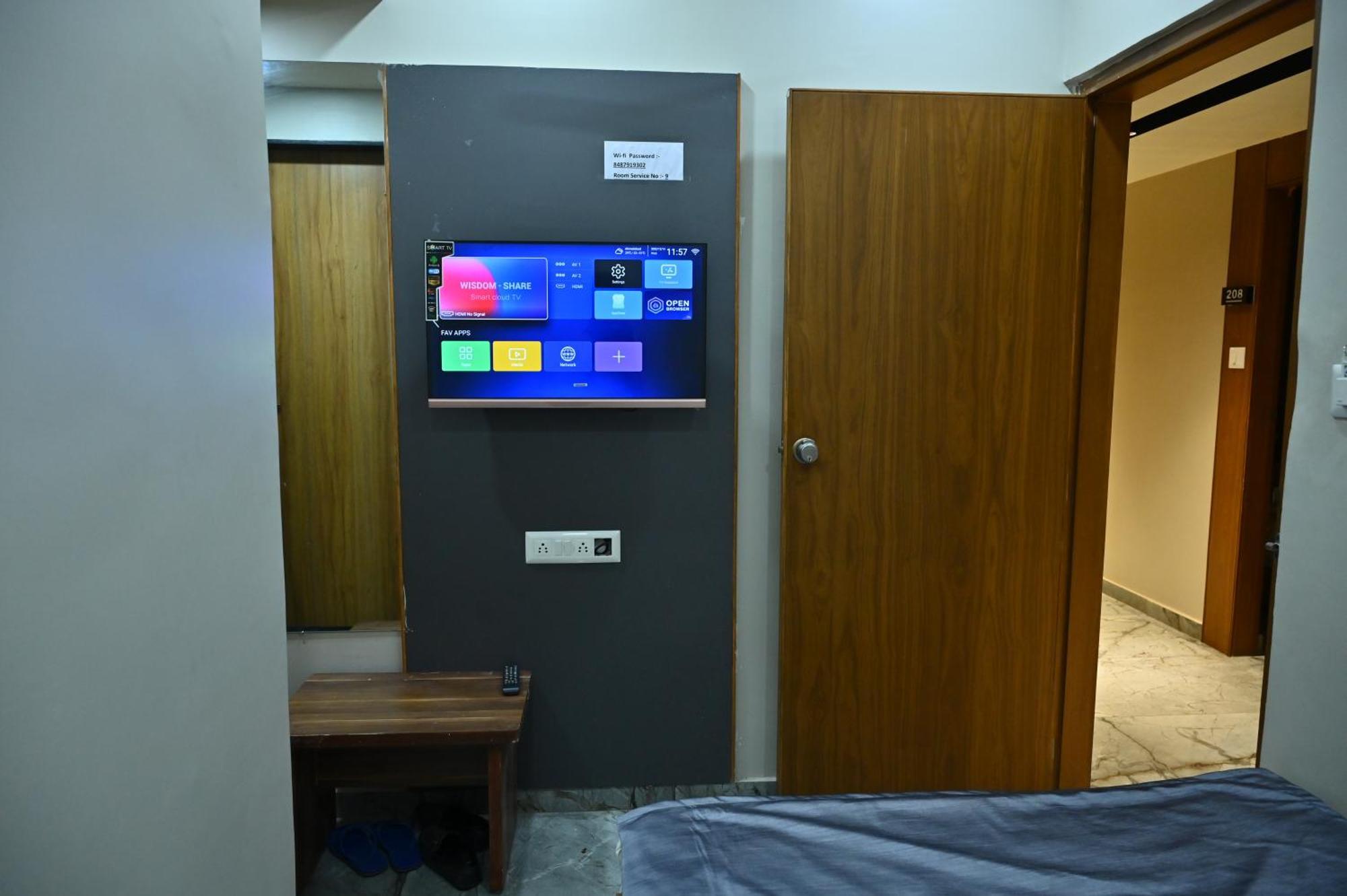 Hotel Sury Villa 아흐메다바드 외부 사진