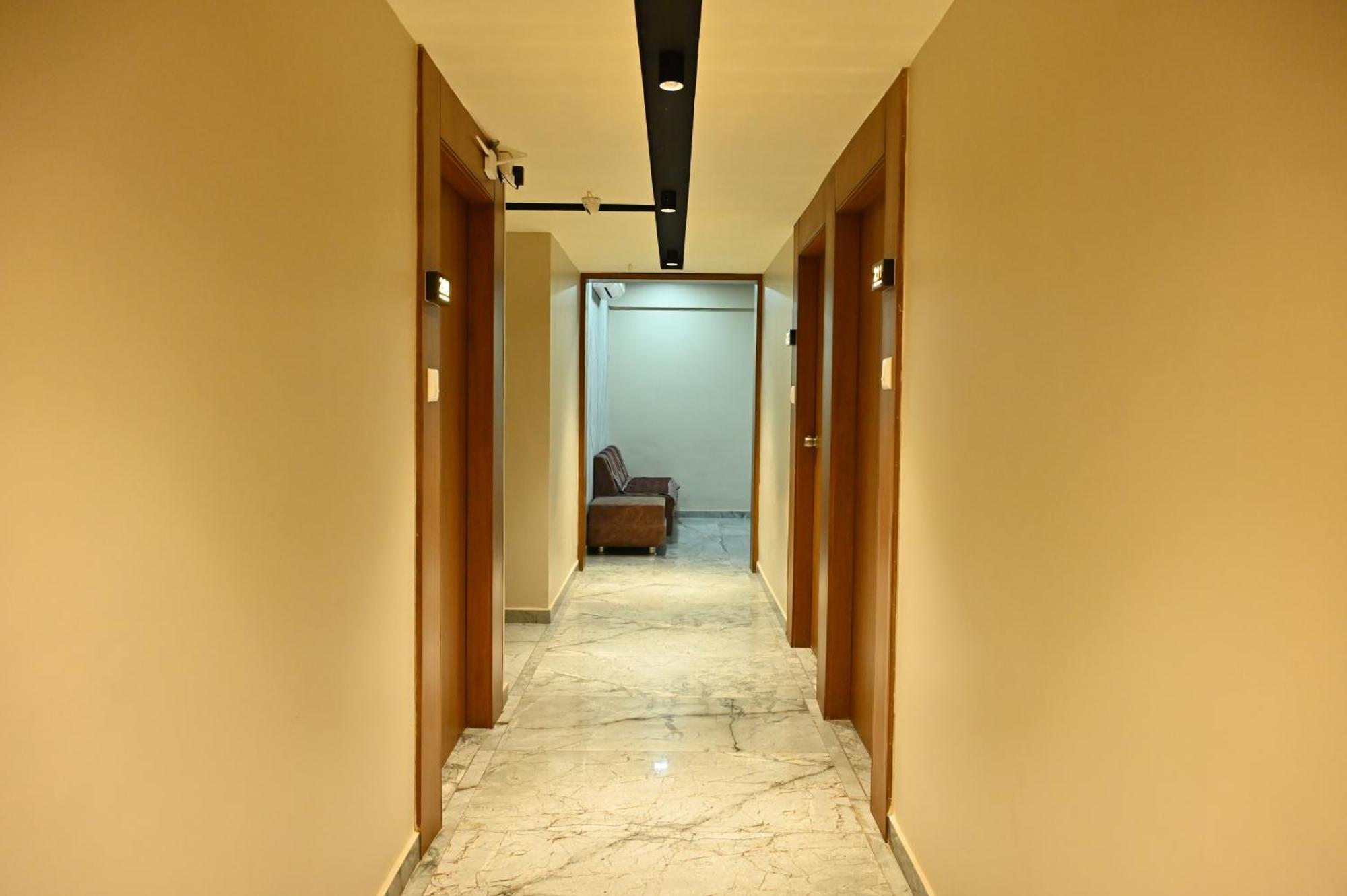 Hotel Sury Villa 아흐메다바드 외부 사진