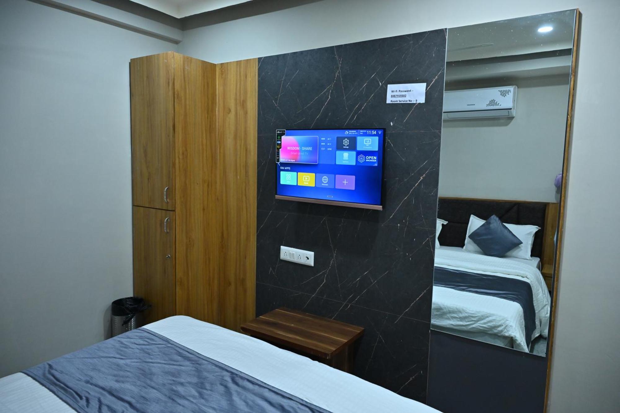 Hotel Sury Villa 아흐메다바드 외부 사진